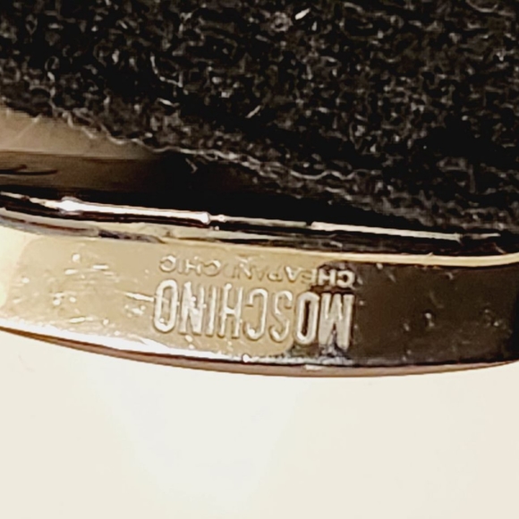 MOSCHINO MW0005 Unisex -I FEEL DANDY Red and White Dial and Leather Strap WATCH - Picture 4 of 14